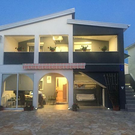 Apartment Roko Vir Zewnętrze zdjęcie